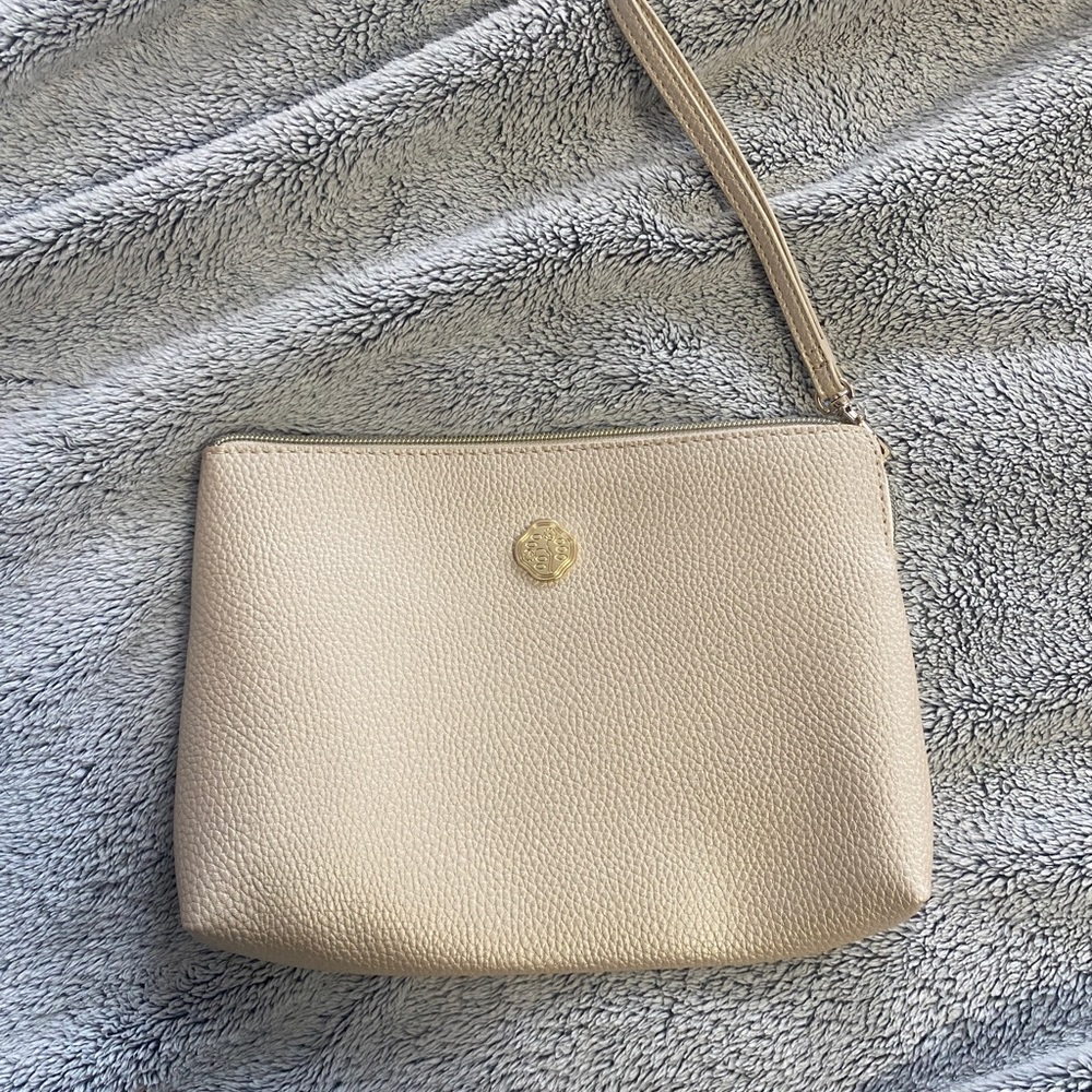 NWOT shiseido cream makeup bag